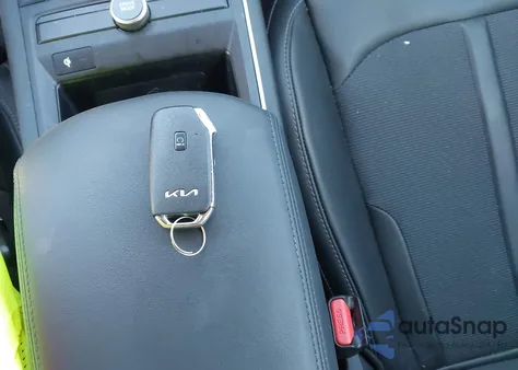 2022 Kia K5 Gt-Line из США, поврежденный, VIN 5XXG64J21NG158311